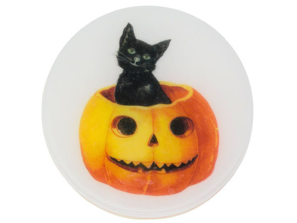 classic halloween circle shaped soap with vintage halloween illustration of a cat in a jockolantern